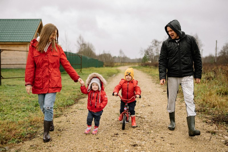 Familie udendørs